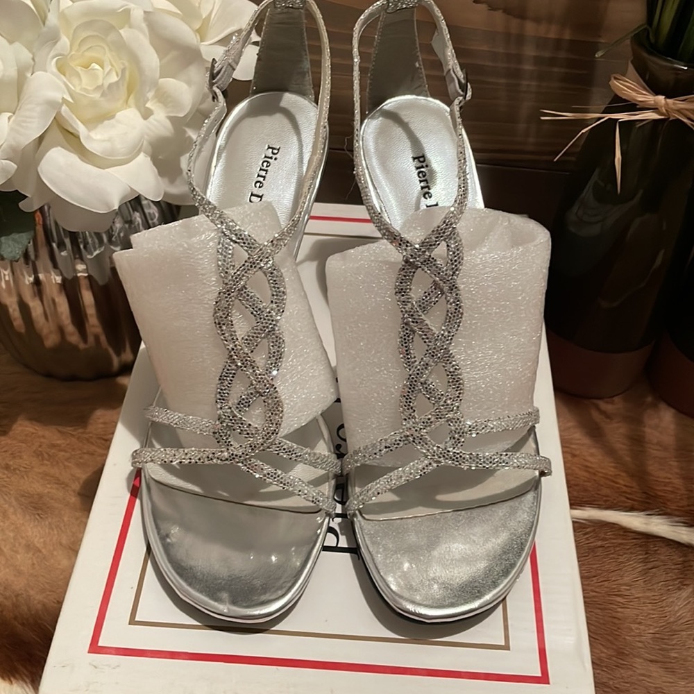 👠New Vintage Pierre Dumas Silver Sparkle Strappy Heels - Picture 7 of 11
